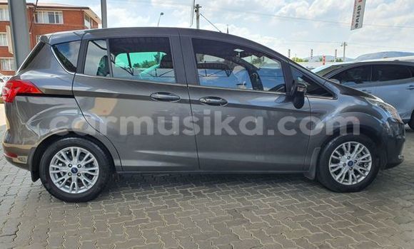 Nunua Ilio tumika Ford B-MAX Fedha Gari ndani ya Alexandra Park nchini Harare