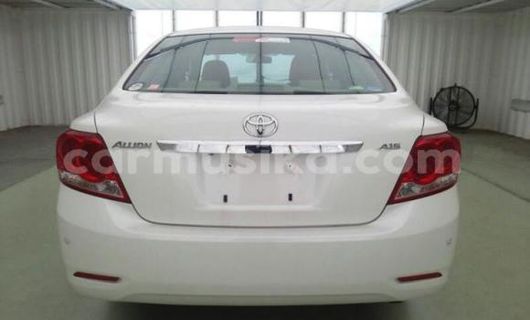 Tenga Tsaru Toyota Allion Chena Mota in Beitbridge in Matabeleland South Tenga Tsaru Toyota Allion Chena Mota in Beitbridge in Matabeleland South