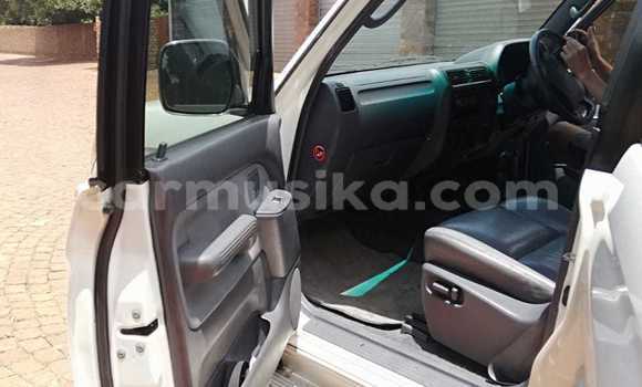 Acheter Occasion Voiture Toyota Prado Blanc à Beitbridge, Matabeleland South Acheter Occasion Voiture Toyota Prado Blanc à Beitbridge, Matabeleland South