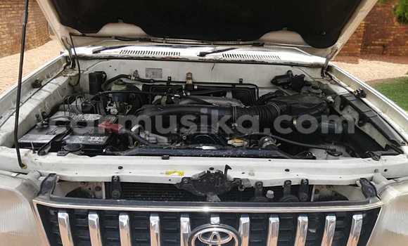 Acheter Occasion Voiture Toyota Prado Blanc à Beitbridge, Matabeleland South Acheter Occasion Voiture Toyota Prado Blanc à Beitbridge, Matabeleland South