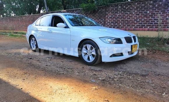 Acheter Occasion Voiture BMW 3–Series Blanc à Harare, Harare Acheter Occasion Voiture BMW 3–Series Blanc à Harare, Harare