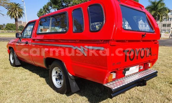 Acheter Occasion Voiture Toyota Hilux Rouge à Beitbridge, Matabeleland South Acheter Occasion Voiture Toyota Hilux Rouge à Beitbridge, Matabeleland South