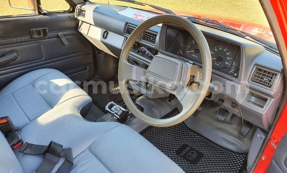 Acheter Occasion Voiture Toyota Hilux Rouge à Beitbridge, Matabeleland South Acheter Occasion Voiture Toyota Hilux Rouge à Beitbridge, Matabeleland South