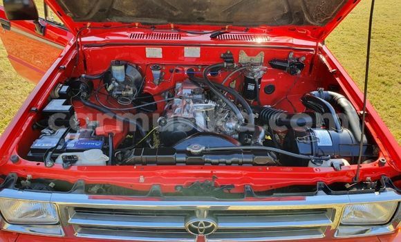Acheter Occasion Voiture Toyota Hilux Rouge à Beitbridge, Matabeleland South Acheter Occasion Voiture Toyota Hilux Rouge à Beitbridge, Matabeleland South