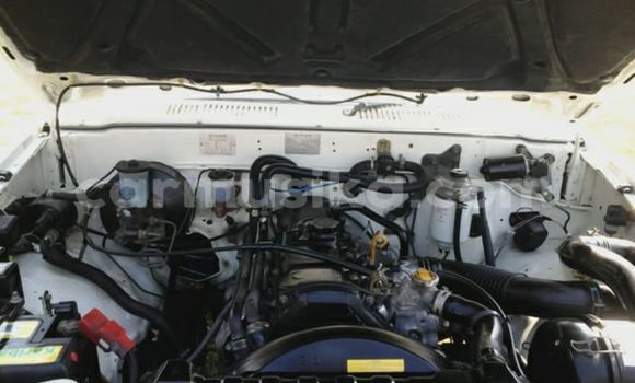 Acheter Occasion Voiture Toyota Hilux Blanc à Beitbridge, Matabeleland South Acheter Occasion Voiture Toyota Hilux Blanc à Beitbridge, Matabeleland South