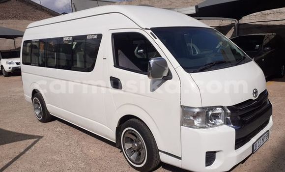 Tenga Tsaru Toyota bB Chena Mota in Harare in Harare