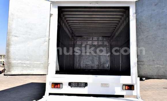 Acheter Occasion Utilitaire Isuzu FTR 850 Blanc à Beitbridge, Matabeleland South Acheter Occasion Utilitaire Isuzu FTR 850 Blanc à Beitbridge, Matabeleland South