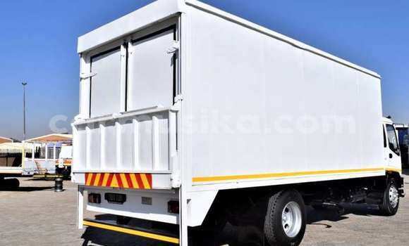 Acheter Occasion Utilitaire Isuzu FTR 850 Blanc à Beitbridge, Matabeleland South Acheter Occasion Utilitaire Isuzu FTR 850 Blanc à Beitbridge, Matabeleland South