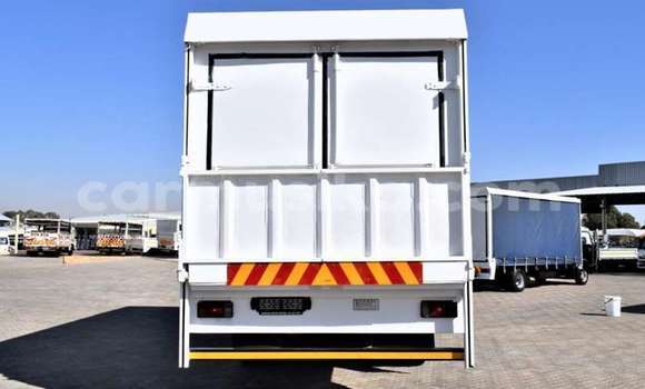 Acheter Occasion Utilitaire Isuzu FTR 850 Blanc à Beitbridge, Matabeleland South Acheter Occasion Utilitaire Isuzu FTR 850 Blanc à Beitbridge, Matabeleland South