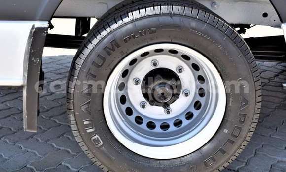 Acheter Occasion Voiture Volkswagen Caravelle Blanc à Beitbridge, Matabeleland South Acheter Occasion Voiture Volkswagen Caravelle Blanc à Beitbridge, Matabeleland South