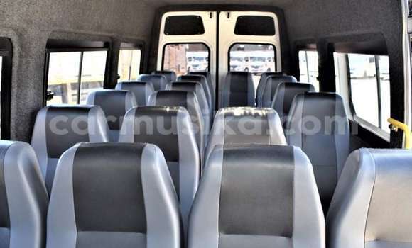 Acheter Occasion Voiture Volkswagen Caravelle Blanc à Beitbridge, Matabeleland South Acheter Occasion Voiture Volkswagen Caravelle Blanc à Beitbridge, Matabeleland South