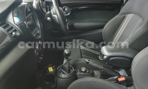 Tenga Tsaru MINI Cooper Tsvuku Mota in Beitbridge in Matabeleland South Tenga Tsaru MINI Cooper Tsvuku Mota in Beitbridge in Matabeleland South