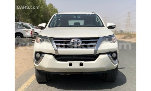 Buy Import Toyota Fortuner White Car in Import - Dubai in Harare Buy Import Toyota Fortuner White Car in Import - Dubai in Harare
