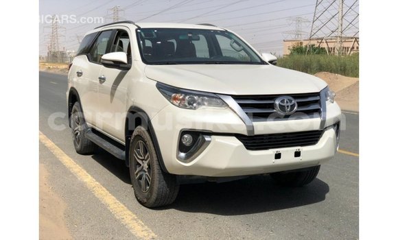 Buy Import Toyota Fortuner White Car in Import - Dubai in Harare Buy Import Toyota Fortuner White Car in Import - Dubai in Harare