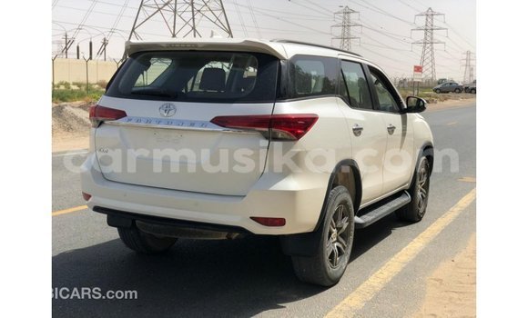 Buy Import Toyota Fortuner White Car in Import - Dubai in Harare Buy Import Toyota Fortuner White Car in Import - Dubai in Harare