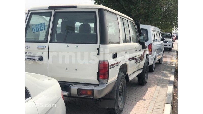 Big with watermark toyota land cruiser harare import dubai 16648