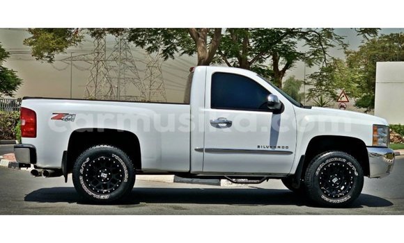 Buy Import Chevrolet Silverado White Car in Import - Dubai in Harare Buy Import Chevrolet Silverado White Car in Import - Dubai in Harare