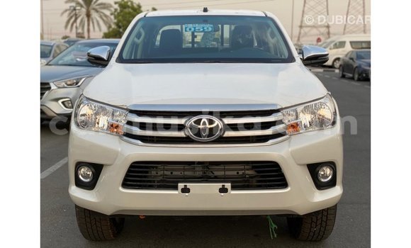 Tenga Imported Toyota Hilux Chena Mota in Import - Dubai in Harare Tenga Imported Toyota Hilux Chena Mota in Import - Dubai in Harare