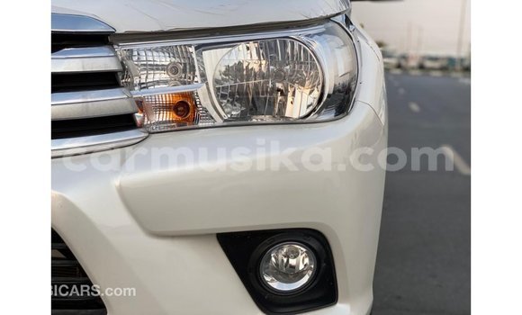 Tenga Imported Toyota Hilux Chena Mota in Import - Dubai in Harare Tenga Imported Toyota Hilux Chena Mota in Import - Dubai in Harare
