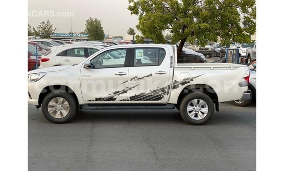Tenga Imported Toyota Hilux Chena Mota in Import - Dubai in Harare Tenga Imported Toyota Hilux Chena Mota in Import - Dubai in Harare