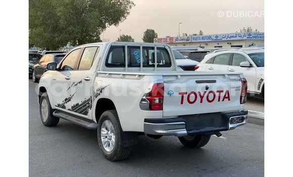 Tenga Imported Toyota Hilux Chena Mota in Import - Dubai in Harare Tenga Imported Toyota Hilux Chena Mota in Import - Dubai in Harare