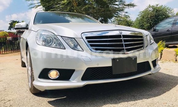 Tenga Tsaru Mercedes‒Benz E–Class Sirivha Mota in Harare in Harare Tenga Tsaru Mercedes‒Benz E–Class Sirivha Mota in Harare in Harare