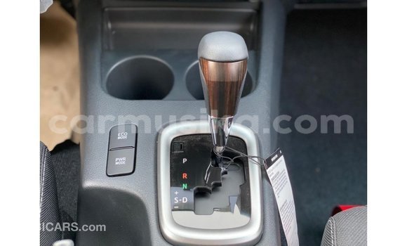 Tenga Imported Toyota Hilux Chena Mota in Import - Dubai in Harare Tenga Imported Toyota Hilux Chena Mota in Import - Dubai in Harare