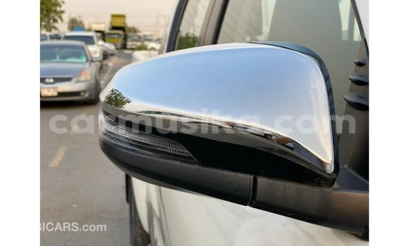 Tenga Imported Toyota Hilux Chena Mota in Import - Dubai in Harare Tenga Imported Toyota Hilux Chena Mota in Import - Dubai in Harare