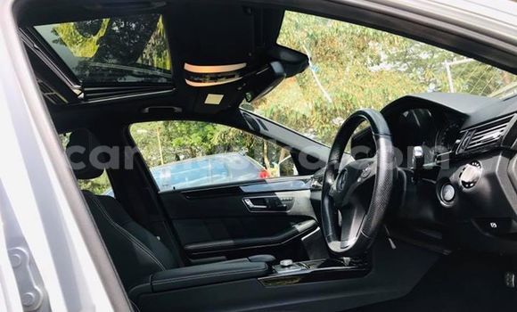 Tenga Tsaru Mercedes‒Benz E–Class Sirivha Mota in Harare in Harare Tenga Tsaru Mercedes‒Benz E–Class Sirivha Mota in Harare in Harare