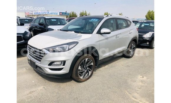 Tenga Imported Hyundai Tucson Zvimwe Mota in Import - Dubai in Harare Tenga Imported Hyundai Tucson Zvimwe Mota in Import - Dubai in Harare