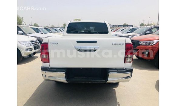 Tenga Imported Toyota Hilux Chena Mota in Import - Dubai in Harare Tenga Imported Toyota Hilux Chena Mota in Import - Dubai in Harare