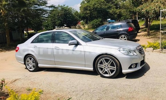 Tenga Tsaru Mercedes‒Benz E–Class Sirivha Mota in Harare in Harare Tenga Tsaru Mercedes‒Benz E–Class Sirivha Mota in Harare in Harare