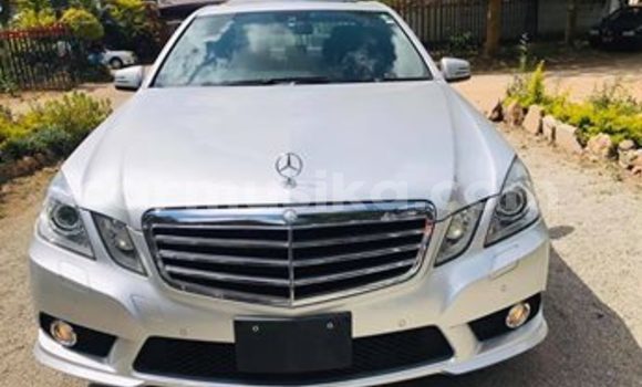 Tenga Tsaru Mercedes‒Benz E–Class Sirivha Mota in Harare in Harare Tenga Tsaru Mercedes‒Benz E–Class Sirivha Mota in Harare in Harare