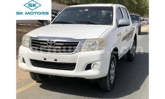Buy Import Toyota Hilux White Car in Import - Dubai in Harare