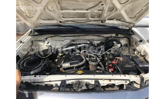 Tenga Imported Toyota Hilux Chena Mota in Import - Dubai in Harare Tenga Imported Toyota Hilux Chena Mota in Import - Dubai in Harare