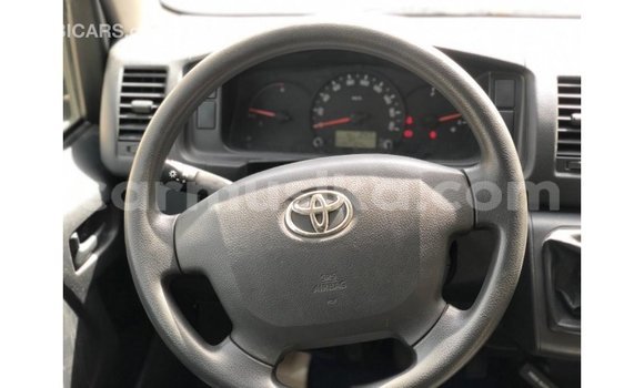 Buy Import Toyota Hiace White Car in Import - Dubai in Harare Buy Import Toyota Hiace White Car in Import - Dubai in Harare