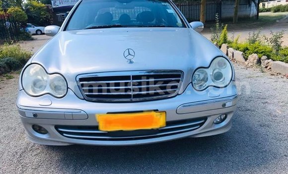 Tenga Tsaru Mercedes‒Benz C–Class Sirivha Mota in Harare in Harare Tenga Tsaru Mercedes‒Benz C–Class Sirivha Mota in Harare in Harare