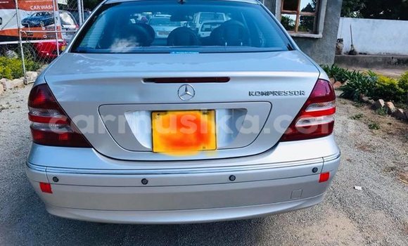 Tenga Tsaru Mercedes‒Benz C–Class Sirivha Mota in Harare in Harare Tenga Tsaru Mercedes‒Benz C–Class Sirivha Mota in Harare in Harare