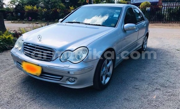 Tenga Tsaru Mercedes‒Benz C–Class Sirivha Mota in Harare in Harare Tenga Tsaru Mercedes‒Benz C–Class Sirivha Mota in Harare in Harare