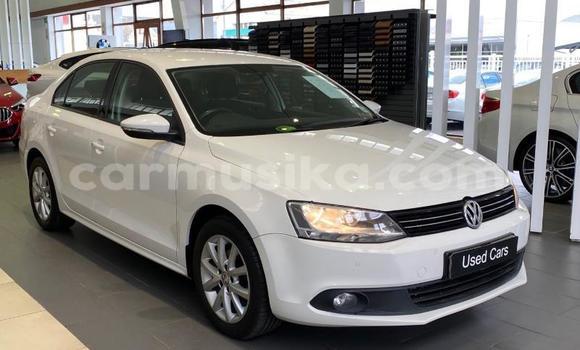 Nunua Ilio tumika Volkswagen Jetta Nyeupe Gari ndani ya Harare nchini Harare