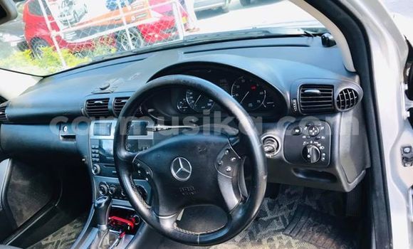 Tenga Tsaru Mercedes‒Benz C–Class Sirivha Mota in Harare in Harare Tenga Tsaru Mercedes‒Benz C–Class Sirivha Mota in Harare in Harare