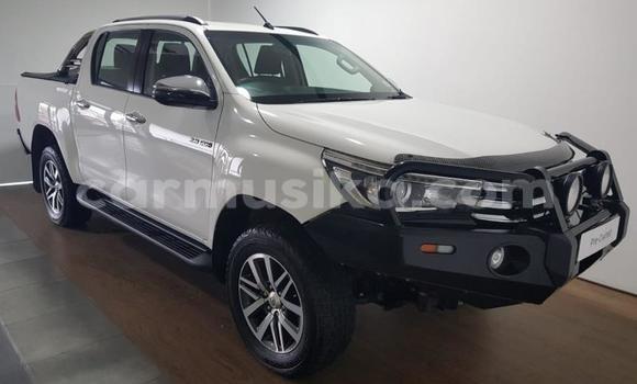 Buy Used Toyota Hilux White Car in Harare in Harare Buy Used Toyota Hilux White Car in Harare in Harare