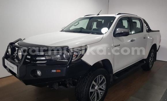 Buy Used Toyota Hilux White Car in Harare in Harare Buy Used Toyota Hilux White Car in Harare in Harare