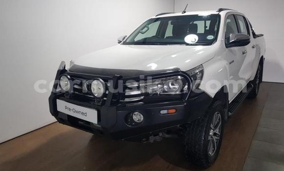 Buy Used Toyota Hilux White Car in Harare in Harare Buy Used Toyota Hilux White Car in Harare in Harare