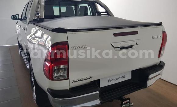 Buy Used Toyota Hilux White Car in Harare in Harare Buy Used Toyota Hilux White Car in Harare in Harare