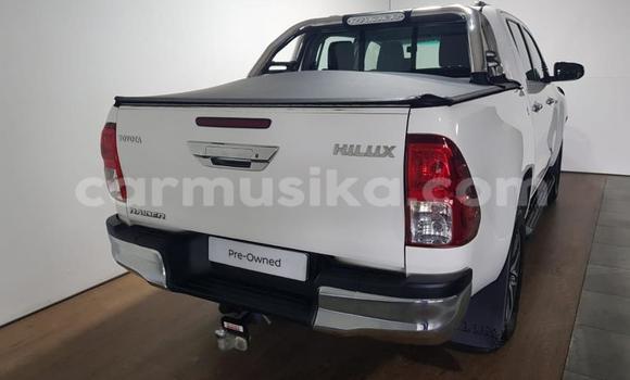 Buy Used Toyota Hilux White Car in Harare in Harare Buy Used Toyota Hilux White Car in Harare in Harare