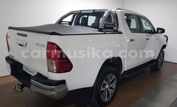 Buy Used Toyota Hilux White Car in Harare in Harare Buy Used Toyota Hilux White Car in Harare in Harare