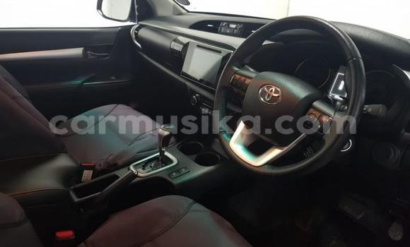 Buy Used Toyota Hilux White Car in Harare in Harare Buy Used Toyota Hilux White Car in Harare in Harare