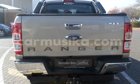 Nunua Ilio tumika Ford Ranger Fedha Gari ndani ya Alexandra Park nchini Harare Nunua Ilio tumika Ford Ranger Fedha Gari ndani ya Alexandra Park nchini Harare