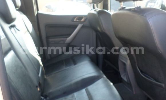 Nunua Ilio tumika Ford Ranger Fedha Gari ndani ya Alexandra Park nchini Harare Nunua Ilio tumika Ford Ranger Fedha Gari ndani ya Alexandra Park nchini Harare